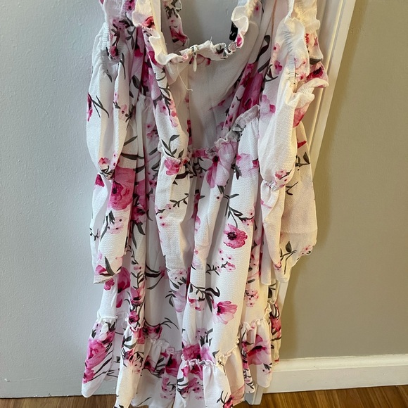 Printed Floral Dress!💕 - Picture 5 of 7